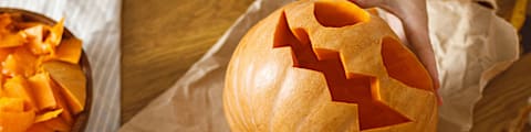 Læs vores guide til græskarudskæring til Halloween på Bilka.dk. 