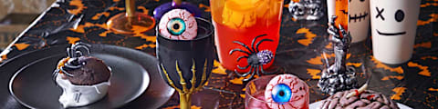 Et bord pyntet op til halloween fest. Køb alt til halloween borddækning på Bilka.dk