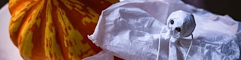 Lav selv halloween spøgelses slikkepinde