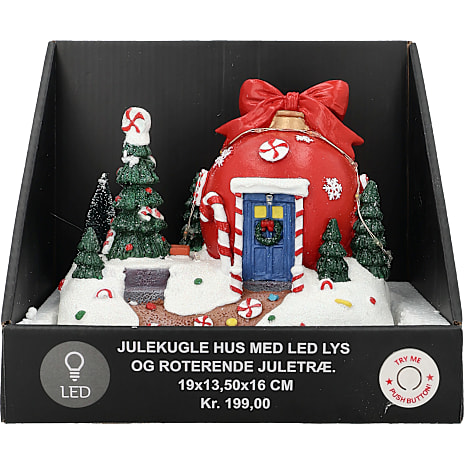 Julelandskab Med Kugle, Sløjfe Og LED Lys