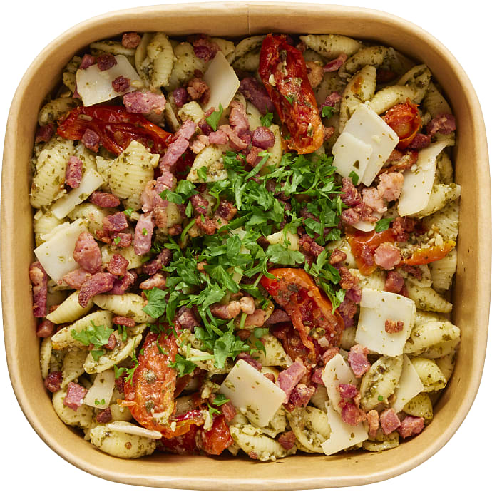 Pastasalat m. bacon