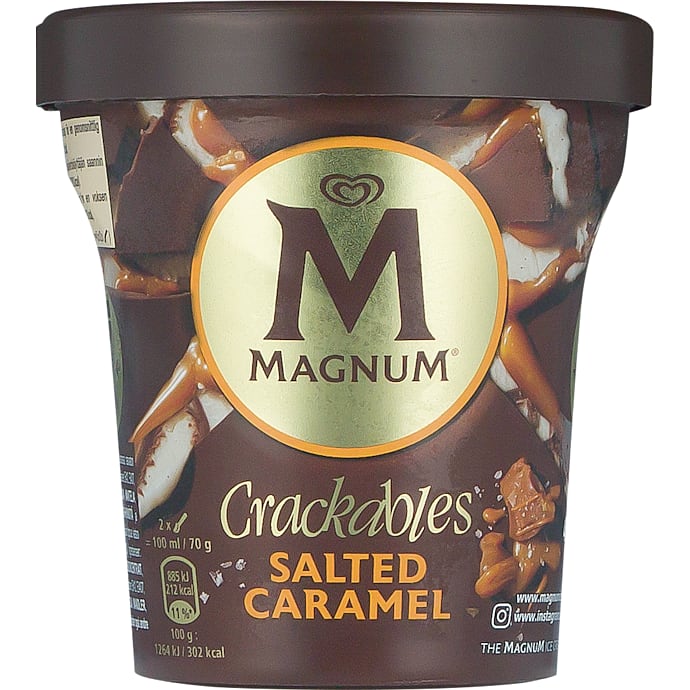 Flødeis m. saltkaramelsauce og mælkechokolade