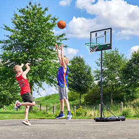 Salta basketball stander dribble