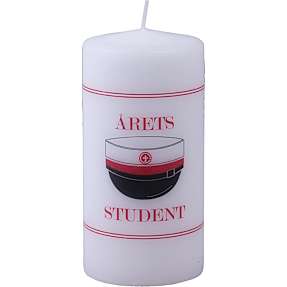 Bloklys m. rød studenterhue Ø6 x H12 cm - hvid