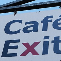 exit aarhus skilt close up