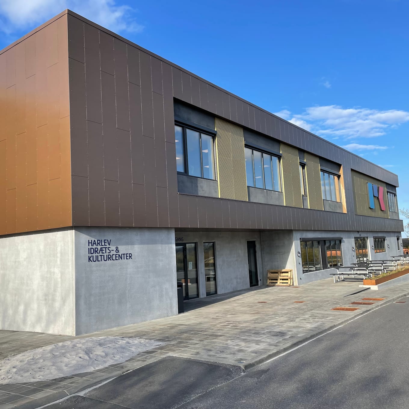 harlev idraets og kulturcenter indgang set fra siden