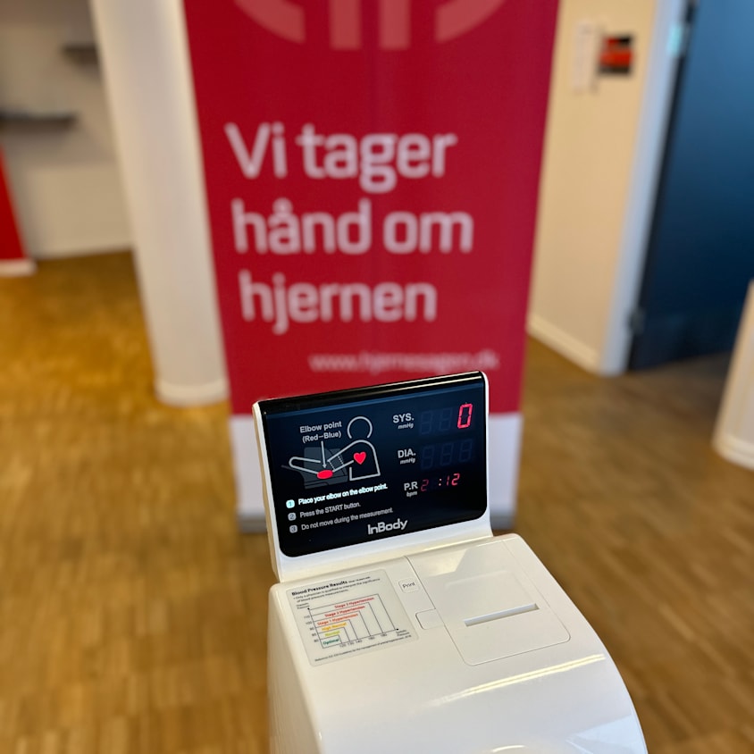 Hjernesagen maskinen tæt på