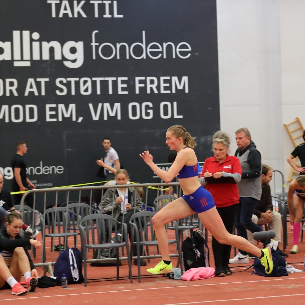 marselisborg hallen pige loeber og salling fondene banner