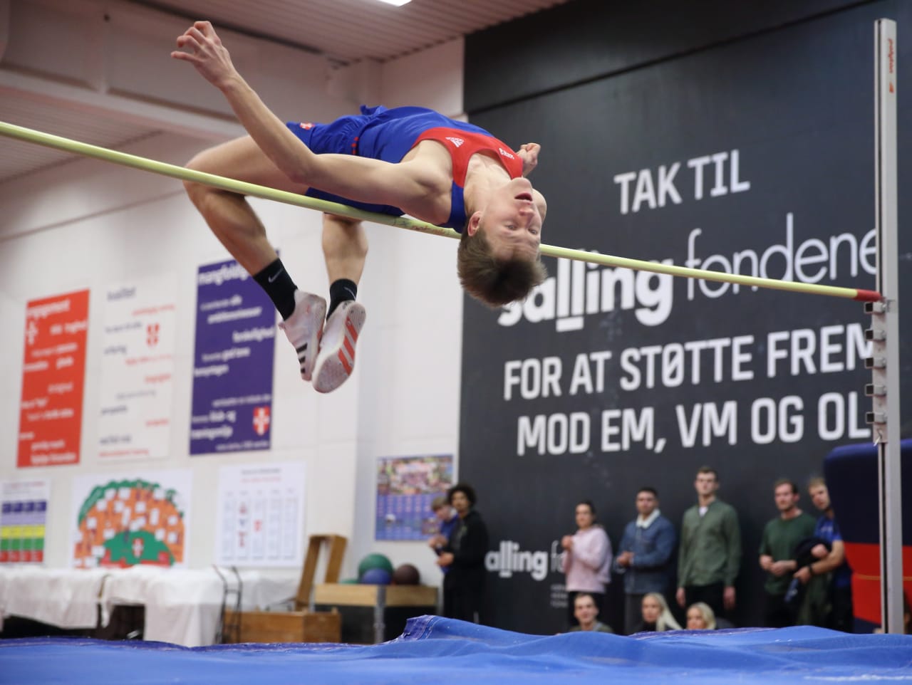 marselisborg hallen dreng der hopper over hoejdesprings stang