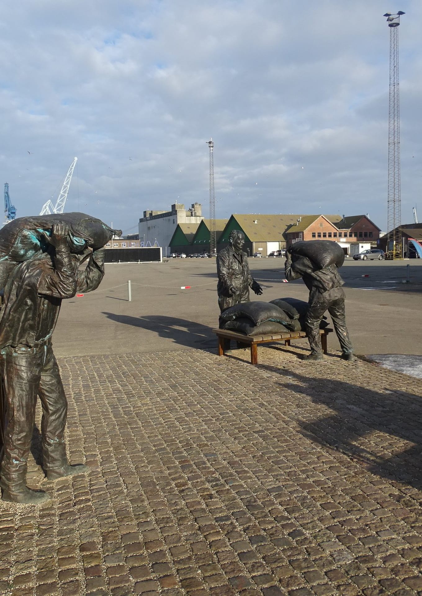 skulptur historiske spor set fra siden