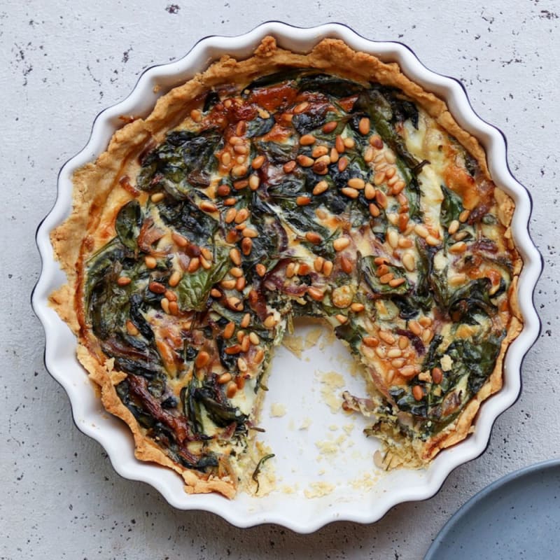 Spinattærte med løgkompot