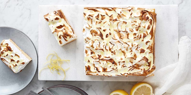 Grundopskrifter til marengs hos BilkaToGo. Marengs som pynt på kage. 