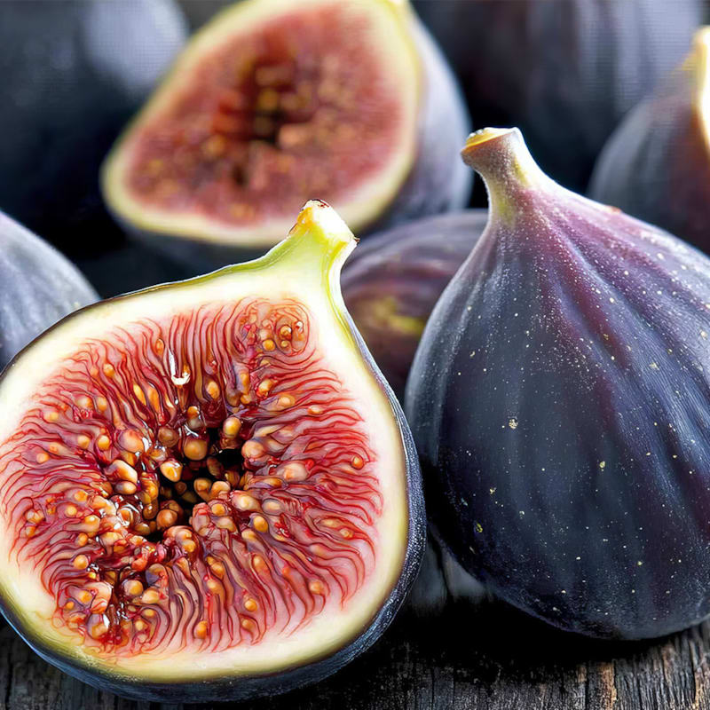 Friske figner på bord