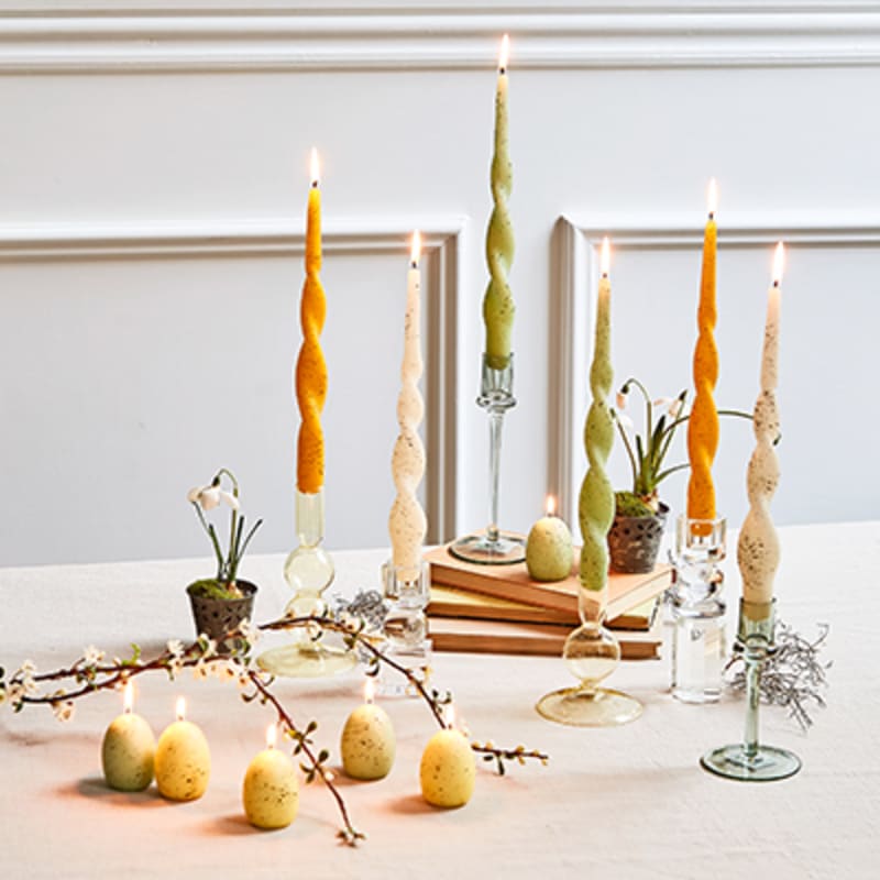 Påskepynt til borddækning hos BilkaToGo. Bestil med dagligvarer.