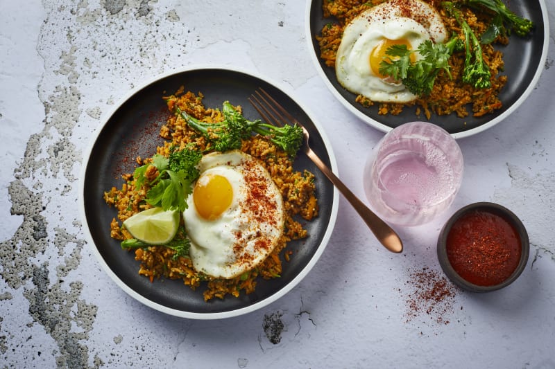 Stegte ris med spejlæg. Opskrift leveret og billede leveret af ejet af Dava.