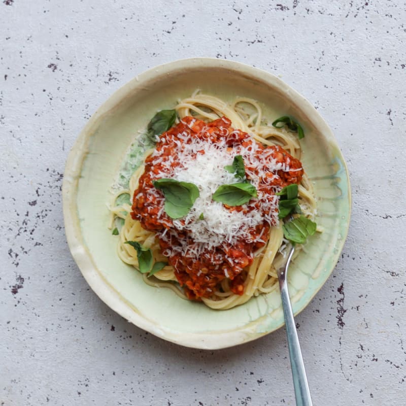 Linse bolognese med basilikum og parmesan