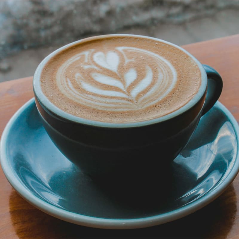 Lær mere om flat white kaffe hos BilkaToGo