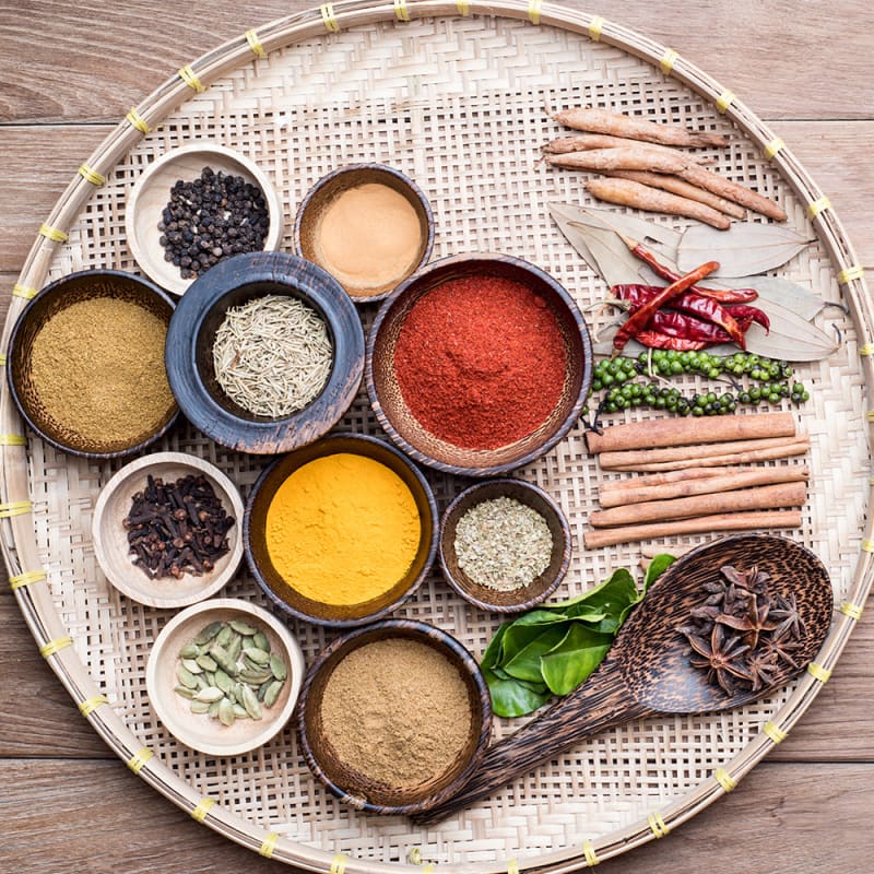 krydderier der optræder i asiatisk madlavning