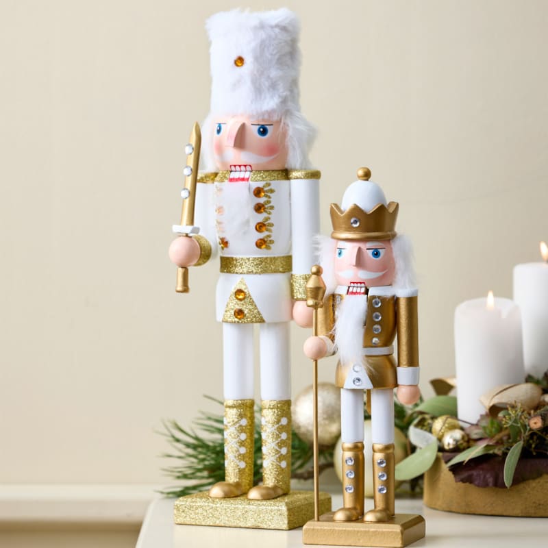 Fine nøddeknækker figurer hos Bilka. 