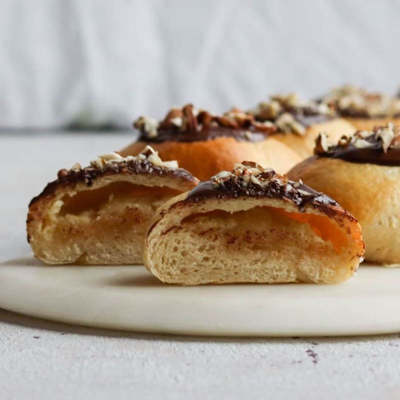 Gammeldags fastelavnsboller med chokolade og nødder
