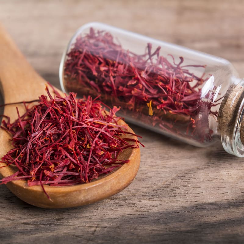 Safran i glas og på træske. 