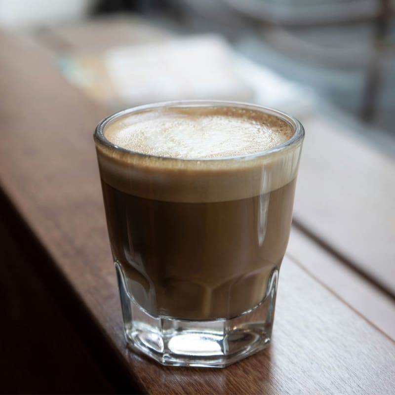 Find ud af, hvordan du laver café latte hos BilkaToGo