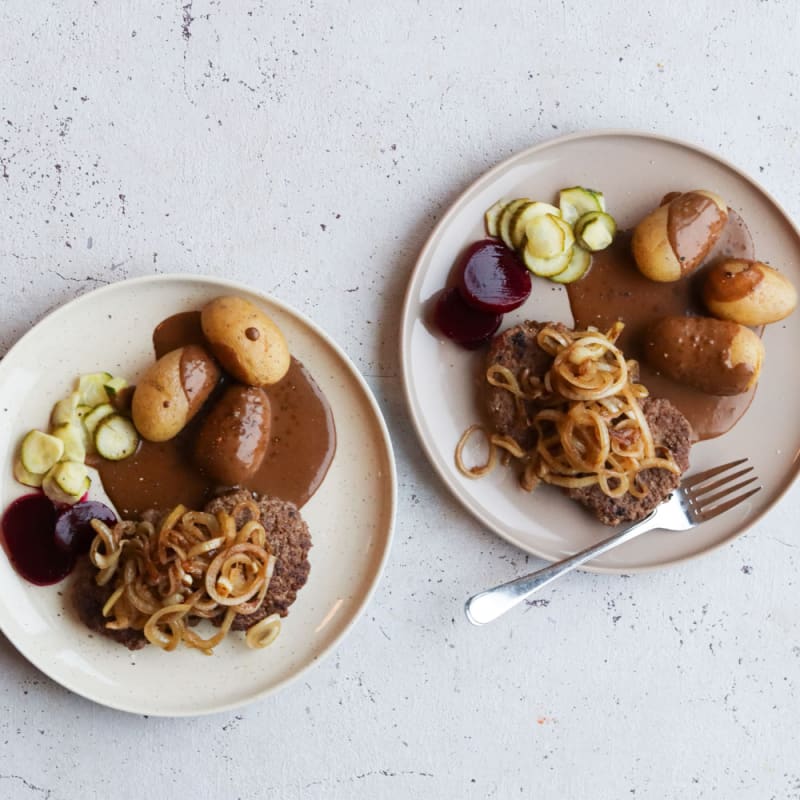 Hakkebøf med løg, kartofler og sovs 
