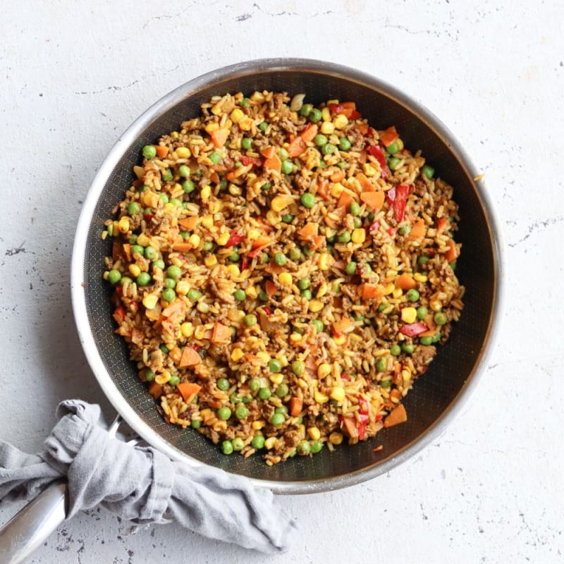 Orientalsk risret med oksekød og grøntsager