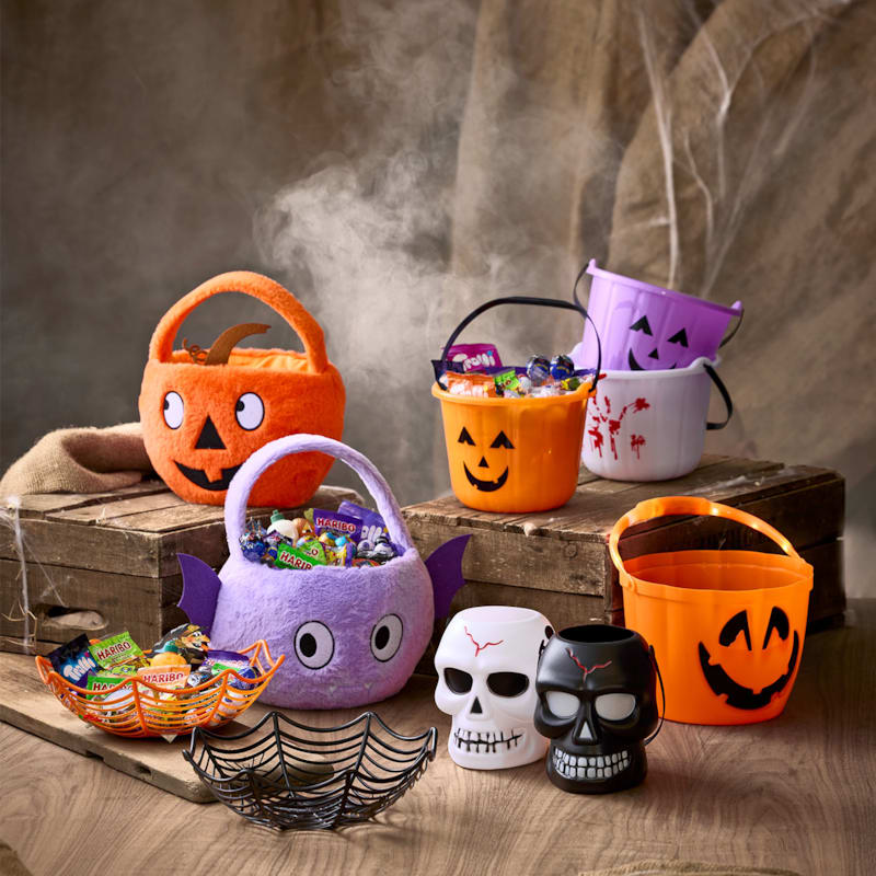 Halloween slik i spande. 