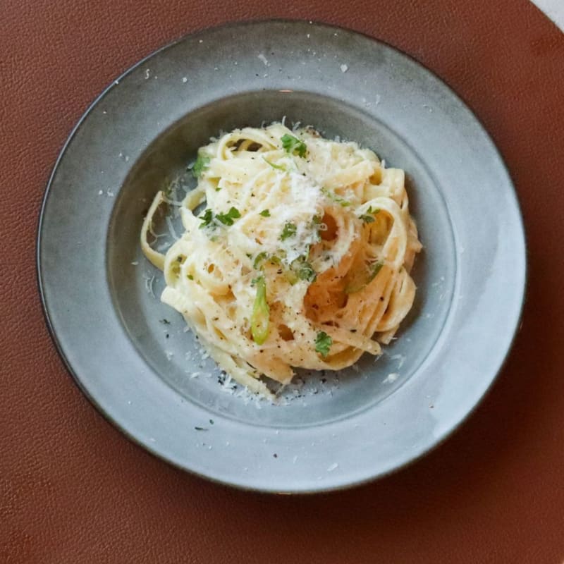 Pasta alfredo med parmesan og urter