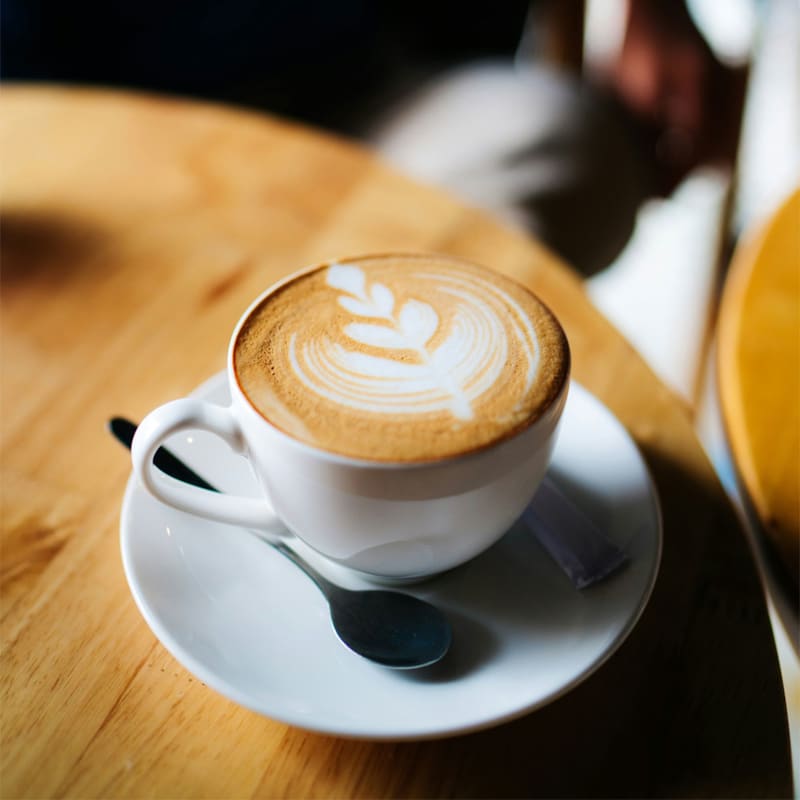 Læs mere om cappuccino og find en opskrift hos Bilka