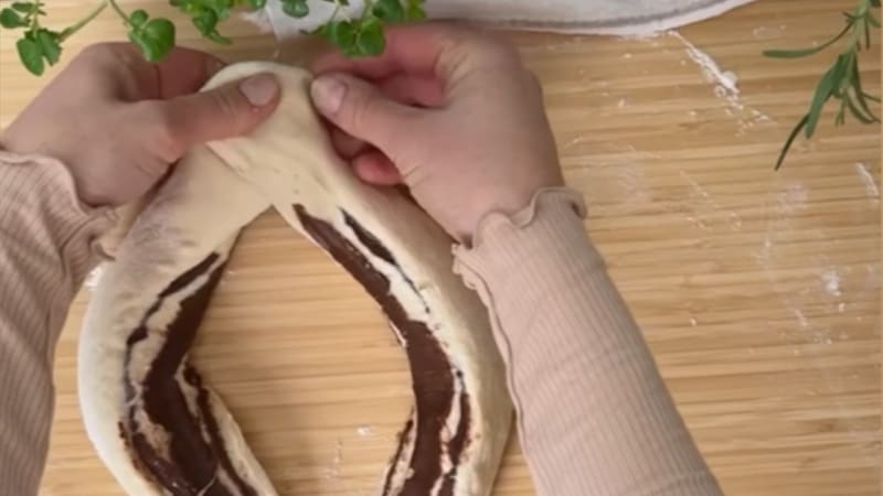 Lær at lave nemt snoet nutellabrød. Se her hos BilkaToGo.